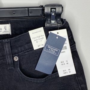 [Abercrombie & Fitch] ultra high rise ankle straight jeans